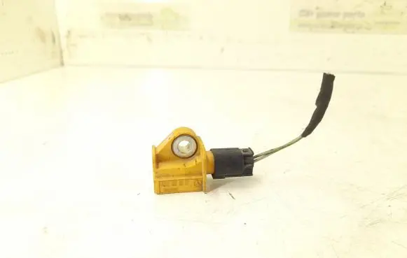 Mercedes-Benz E W212 Airbag deployment crash/impact sensor 2128210351 A2128210351