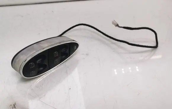 Mercedes-Benz E W211 Electric window control switch A2118219951