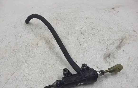 BMW 3 E46 Clutch master cylinder 6758822