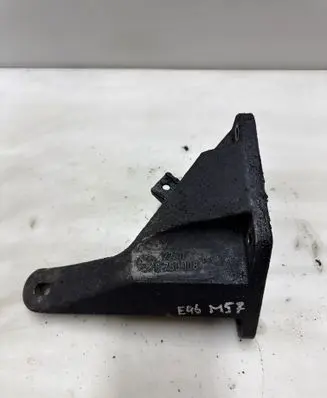 BMW 3 E46 Engine mounting bracket 6750108