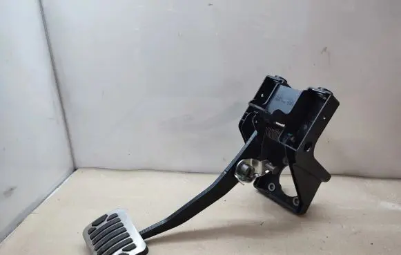 Jaguar XF X250 Brake pedal