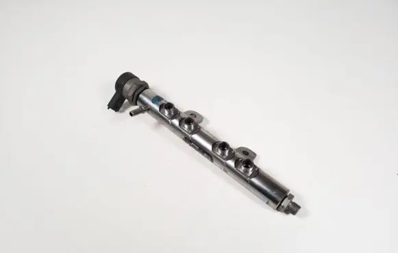 Jaguar XF X250 Fuel main line pipe EQ9GDCK5Q9D280AB
