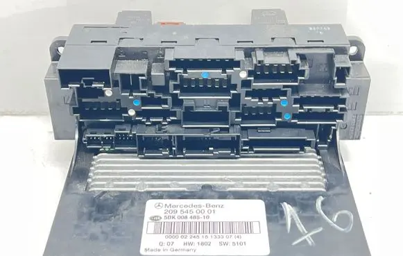 Mercedes-Benz CLK A209 C209 Fuse module 2095450001 5DK00848510