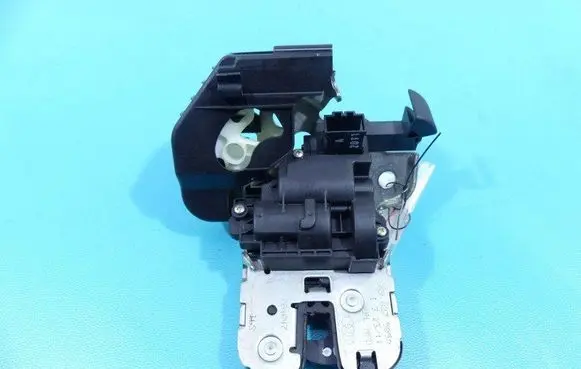 Audi A5 8T 8F Tailgate/trunk/boot lock/catch/latch 8K9827505A IMPRK1344636