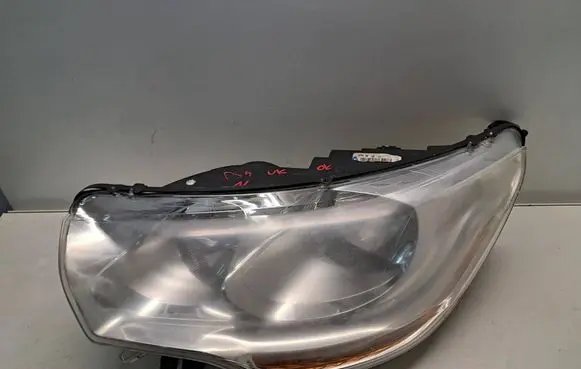 Citroen DS4 Headlight/headlamp 9674903880