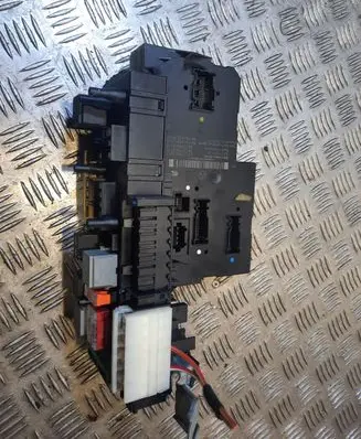 Mercedes-Benz E W212 Fuse module 2129060605