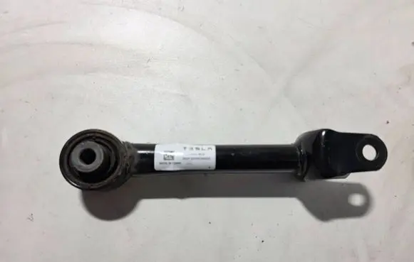 Tesla Model 3 Rear upper control arm/wishbone 104443100G