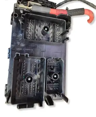 Opel Zafira C Fuse module 13343763 C11000139