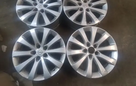 Opel Zafira B R17 alloy rim 