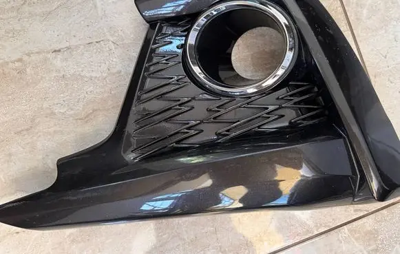 Lexus CT 200H Front bumper lower grill 52113-76090