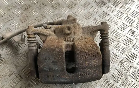 Volkswagen PASSAT B8 Front brake caliper