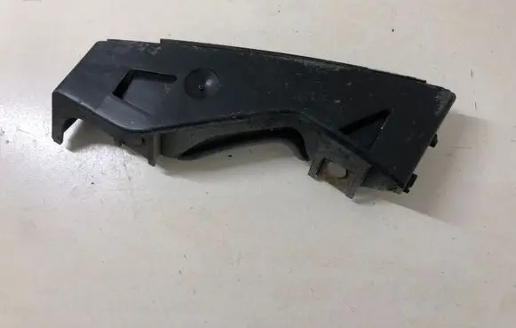 Volkswagen PASSAT B6 Front bumper mounting bracket 3C0807506