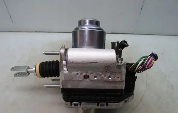 Mazda CX-30 ABS Pump D42E439A0A