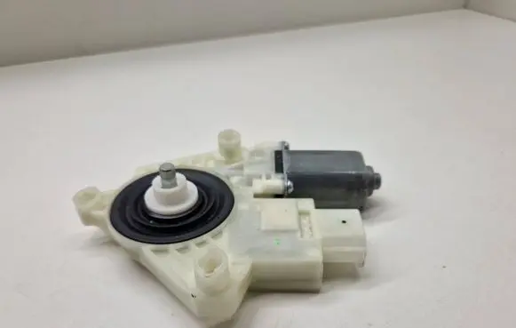 BMW X3 G01 Front door window regulator motor 7455082