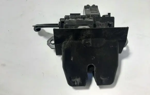 Volvo S60 Tailgate/trunk/boot lock/catch/latch 31335046