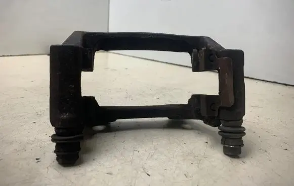 Land Rover Range Rover Sport L320 Brake caliper pad carrier rear 2899b