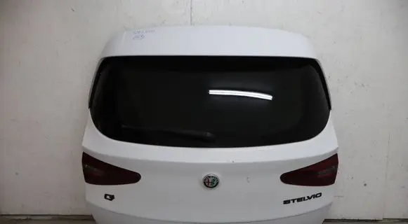Alfa Romeo Stelvio Tailgate/trunk/boot lid