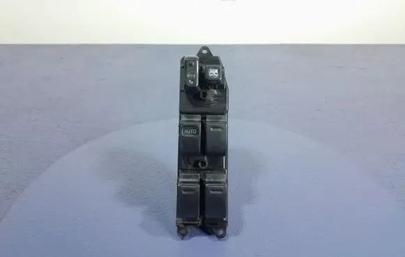 Toyota Prius (NHW20) Electric window control switch 84820-47050