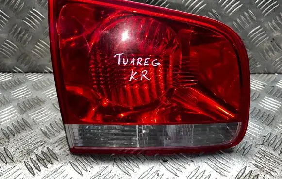 Volkswagen Touareg I Tailgate rear/tail lights 7L6945093H