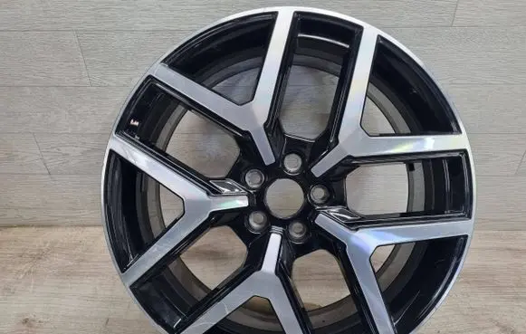 Seat Arona R18 alloy rim 6F9601025B
