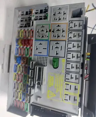 Opel Zafira A Fuse box set 24431677