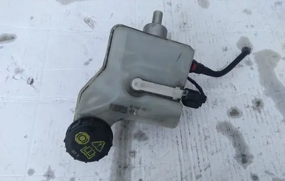 Mazda 3 I Master brake cylinder 03350886411 03350886421