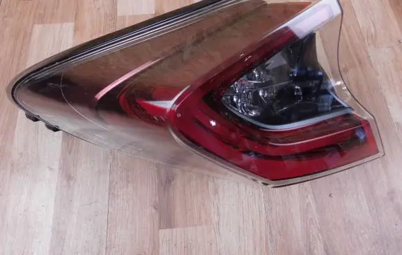 Toyota C-HR I Rear/tail lights 81560F403100