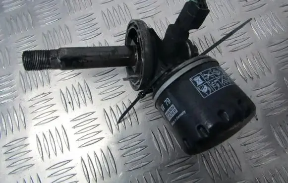 Renault Kangoo II Oil filter mounting bracket