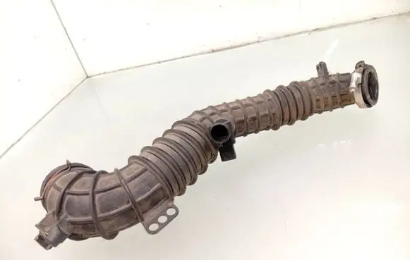 Volkswagen Transporter - Caravelle T5 Turbo air intake inlet pipe/hose 7E0129627C
