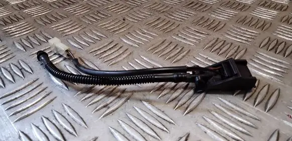 Windshield washer spray nozzle