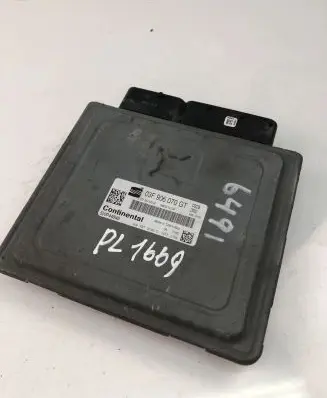Seat Ibiza IV (6J,6P) Engine control unit/module 03F906070GT