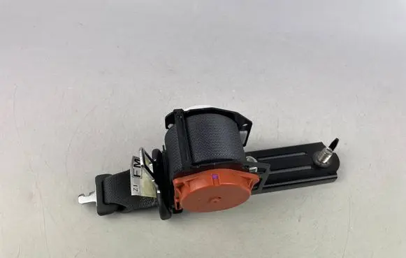 Subaru Forester SJ Middle seatbelt (rear) 