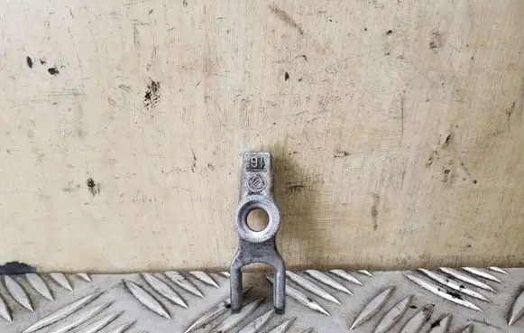 Opel Zafira C Fuel Injector clamp holder