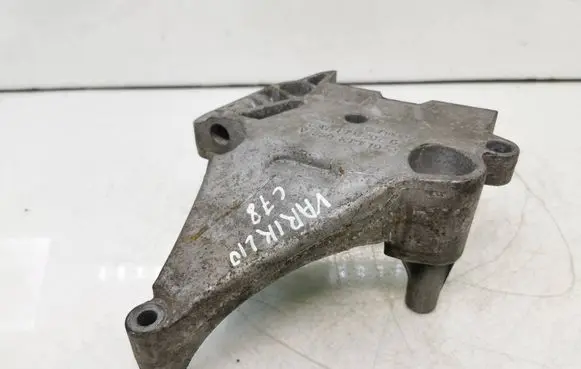 Volkswagen PASSAT B6 Engine mounting bracket 03G199207G 550K79102