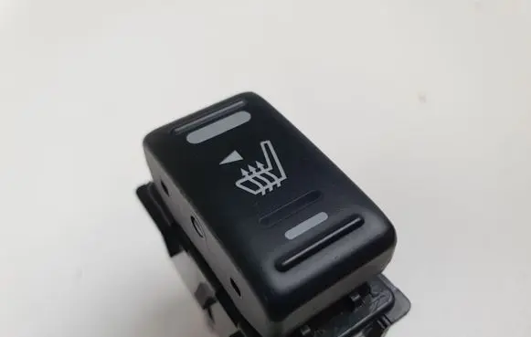 Nissan Navara D40 Seat heating switch