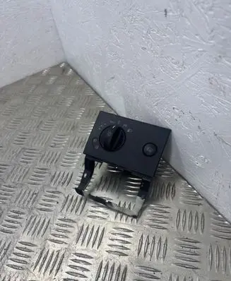 Mercedes-Benz Vito Viano W639 Light switch A6395450704 20042 Q10ZGS003
