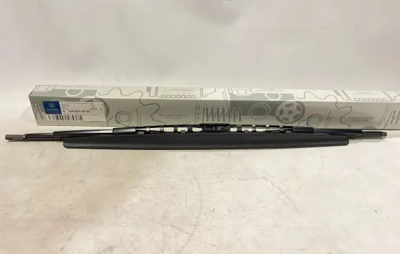 Mercedes-Benz C W203 Windshield/front glass wiper blade A1688200945