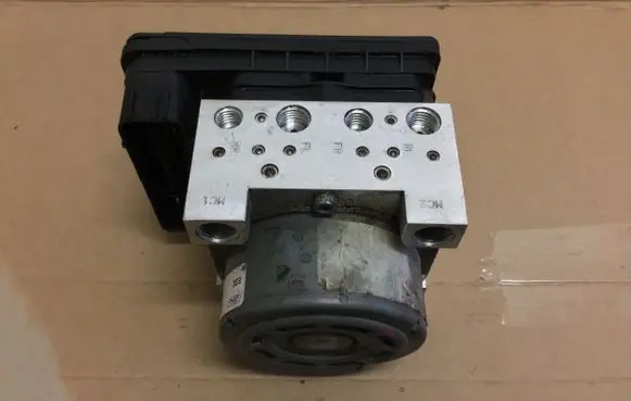 Ford Mustang VI ABS Pump KR3C2C219AB KR3C2B373AB