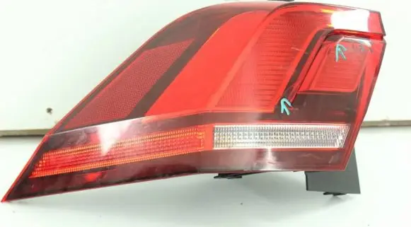 Volkswagen Tiguan Rear/tail lights 5NA945095D 00563519 2SD01251901