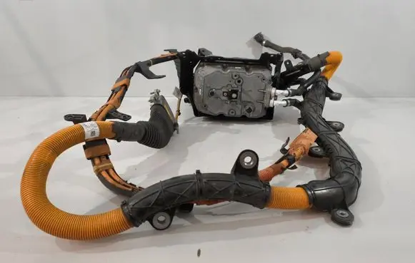 BMW 3 F30 F35 F31 Voltage converter inverter 8679666