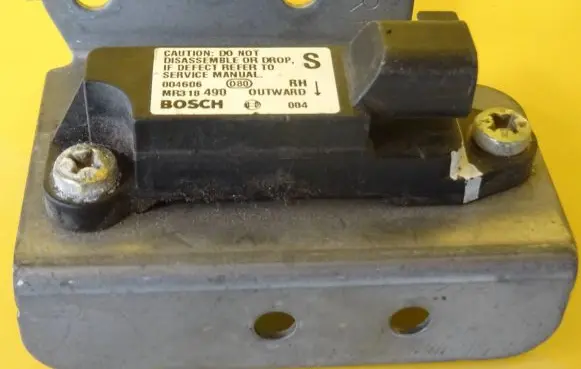 Mitsubishi Space Star Airbag deployment crash/impact sensor MR318490