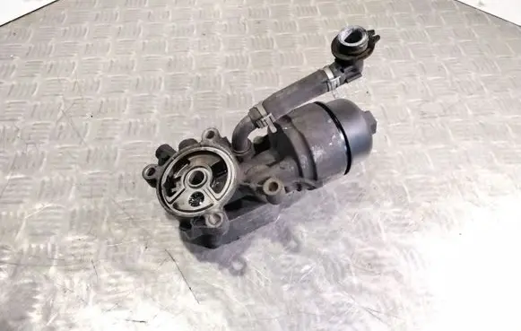Oil filter mounting bracket