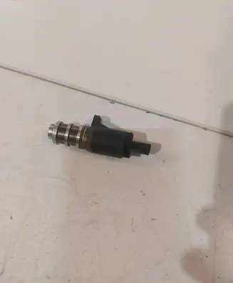 BMW 5 F10 F11 Camshaft vanos timing valve 7622768 13610511 13151855