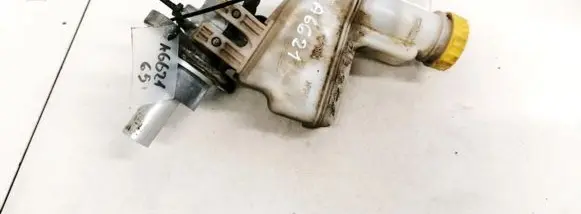 Master brake cylinder