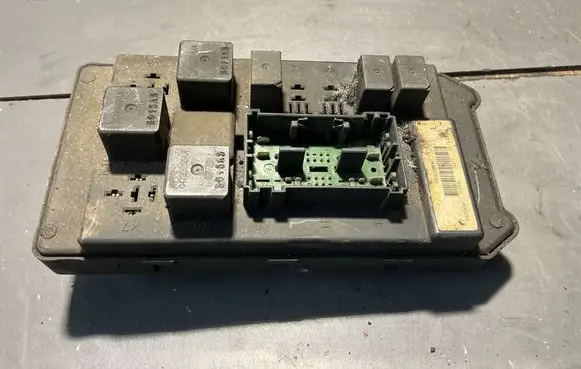 Jeep Grand Cherokee (WK) Fuse module 56050066AC 30959L 0309359