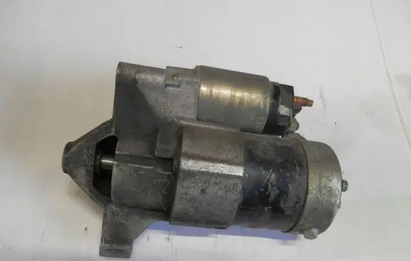Peugeot 307 Starter motor M000T82081