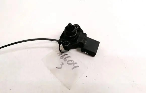 Volkswagen PASSAT B5 Air pressure sensor 0281002177 038906051