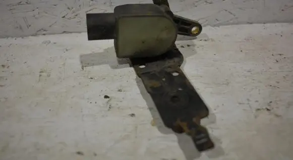 Headlight/headlamp level sensor