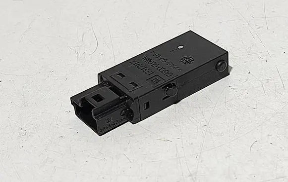 Chevrolet Cruze AUX in-socket connector 13317917