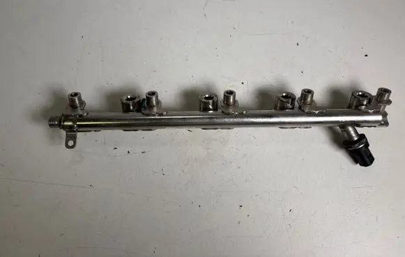 Ford Mustang VI Fuel main line pipe EJ7E9F797DC